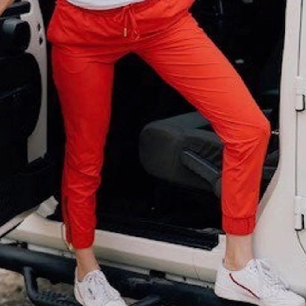 Zyia Everywhere Joggers Medium